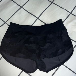Lululemon speed up low-rise lined shorts 2.5